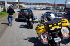 Warten auf die Fähre / Waiting for the ferry....