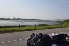 Warten auf die Fähre Glückstadt - Wischhafen.Waiting for the ferry Glückstadt - Wischhafen.