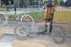 ...wirklich interessante E-Bikes. Der Preis dafür dürfte aber den Wert meiner kleinen Japanerin bei weitem übersteigen.
....really interesting E-Bikes. The price might be slightly higher than the value of my little japanese Girl.