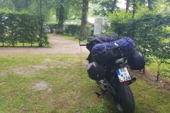 Fast alles eingepackt und wer noch naß ist, muss draußen bleiben. Almost everything is packed. What's still wet, has to stay outside