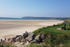 Der Strand direkt am Campingplatz./The beach right at the campground.