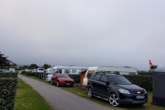 Das Wetter heute morgen: 13 Grad, diesig und stürmisch./The weather this morning: 13 degrees, gray sky and heavy Wind.